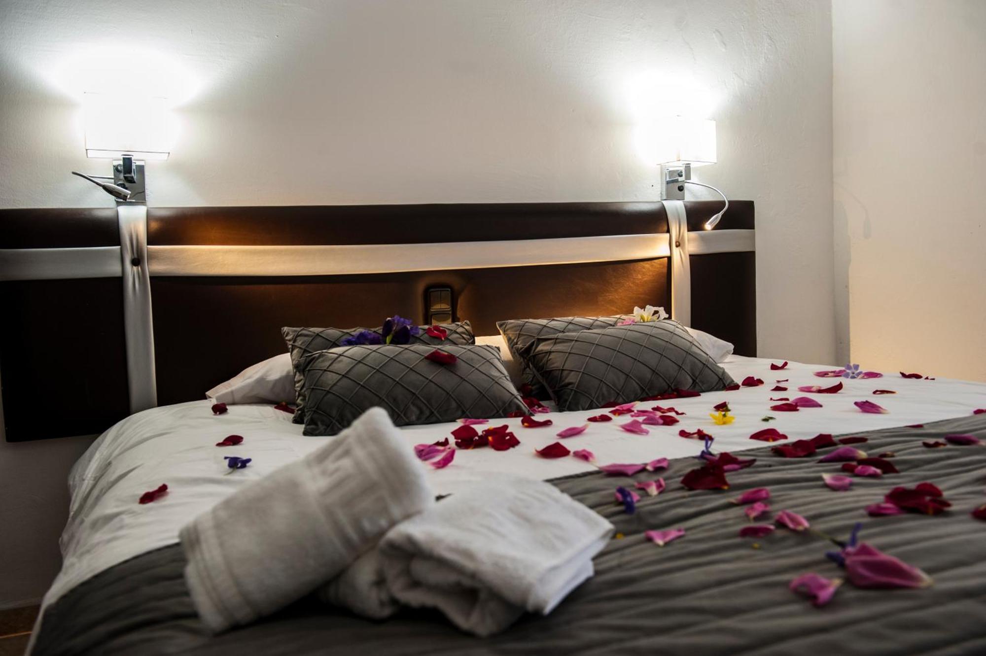 Hostal Las Palomas 루세나 외부 사진