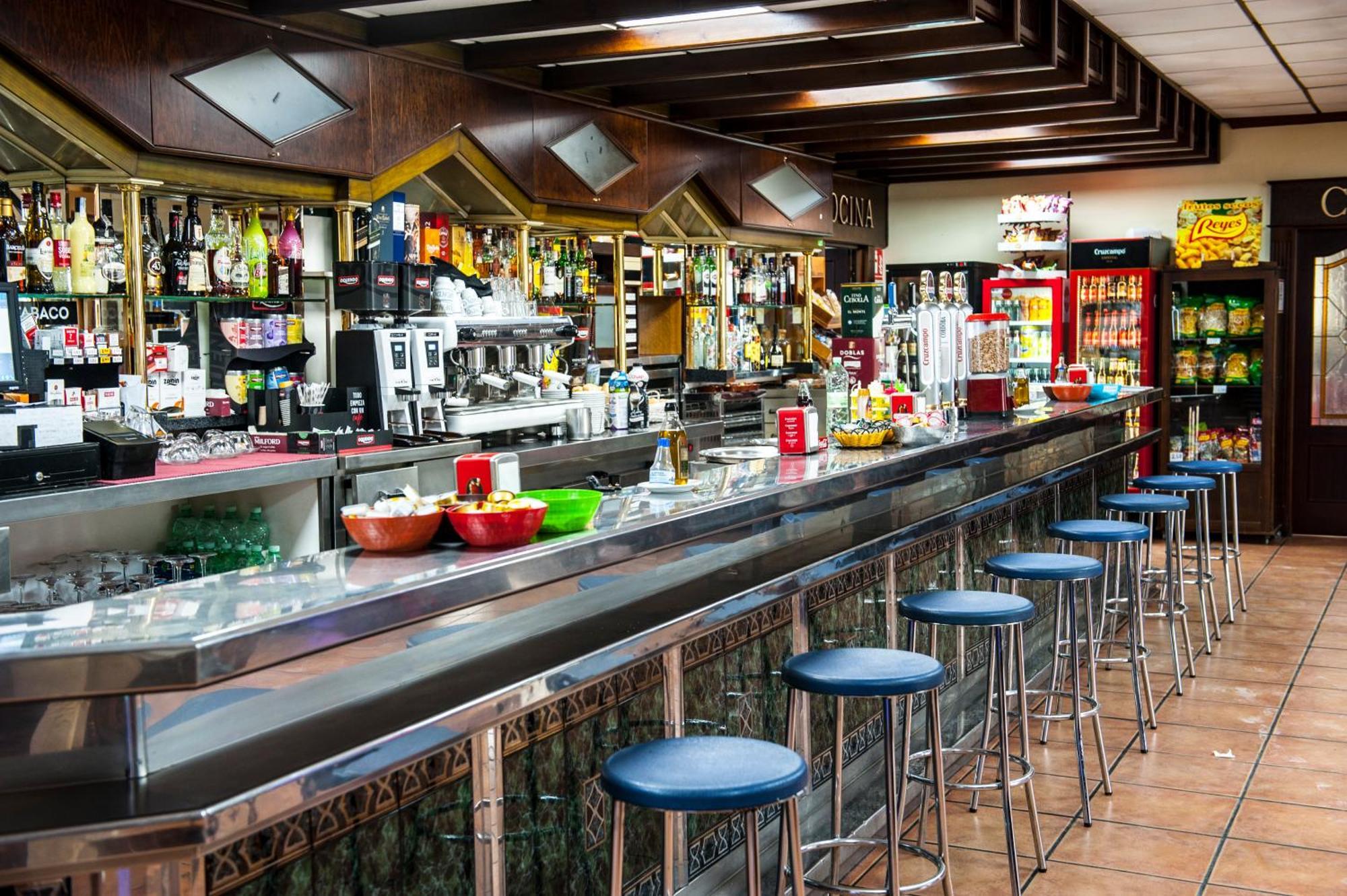 Hostal Las Palomas 루세나 외부 사진